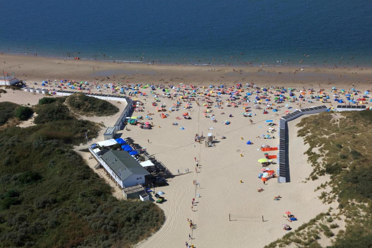 Chalet Op Gezellige Familiecamping Bij Zee Kamperland Exteriör bild