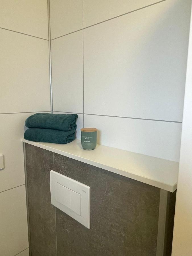 Chalet Op Gezellige Familiecamping Bij Zee Kamperland Exteriör bild